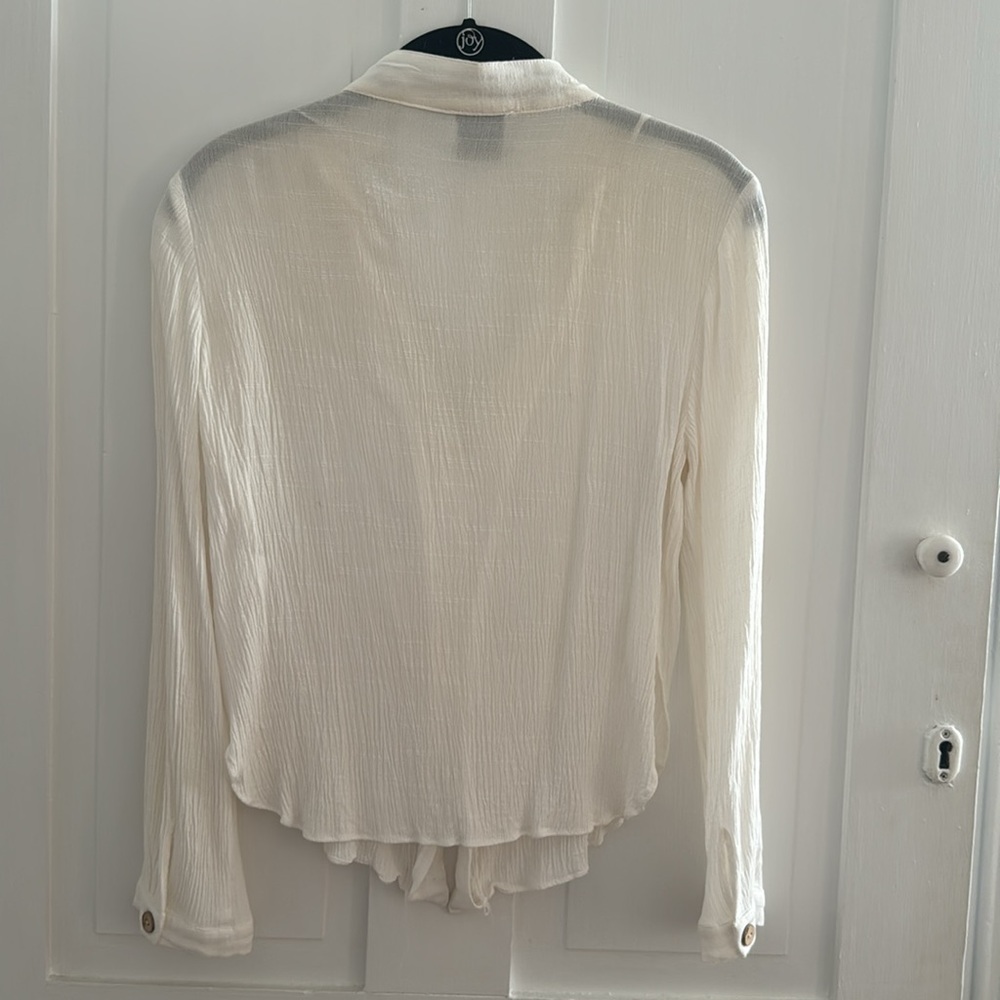 Button Up Top - Picture 6 of 6